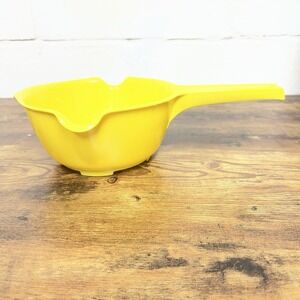 Vintage Rubbermaid Yellow Colander Strainer Long Handle 1980s